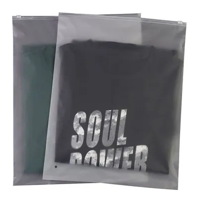 Posso usar sacos compostáveis para roupa para guardar roupa de bebé?